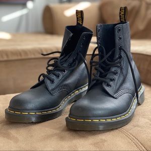 Dr. Martens  1460 Pascal Boot